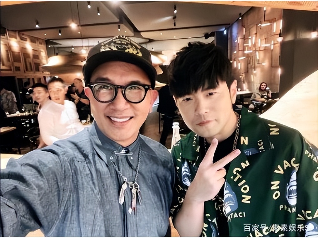 依宝诺经典传承系列腕表,中年男人戴什么智能手表