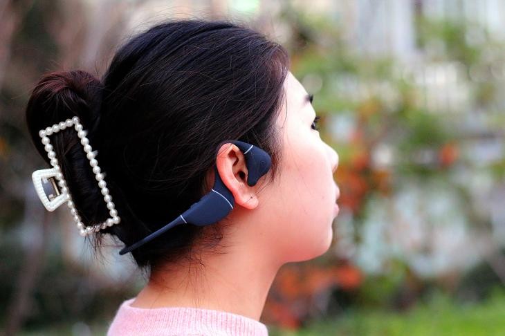 长期戴耳塞式耳机耳朵不舒服,戴耳机开始降噪耳朵不舒服