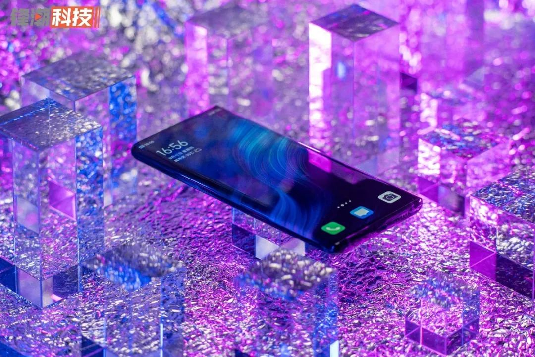 手机曲面屏有哪些优点和缺点,手机为啥不流行曲面屏了