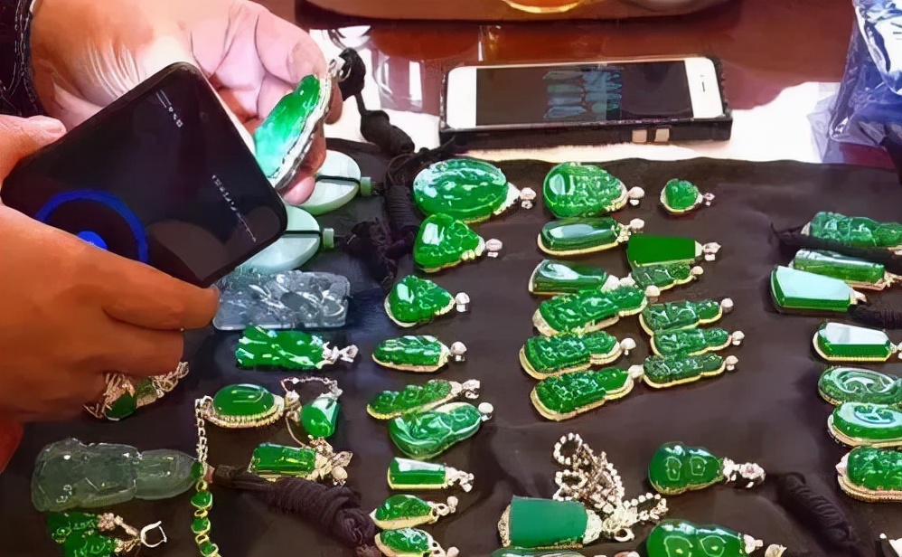 中国人不骗中国人，翡翠直播间的货到底能不能买？