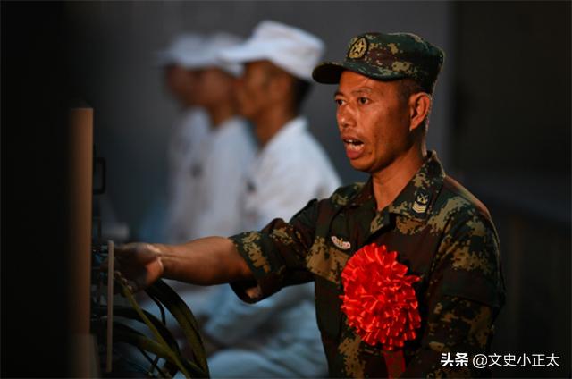 “兵王”王忠心：妻子“笑话”只长胡子不长职位，退役后过得如何