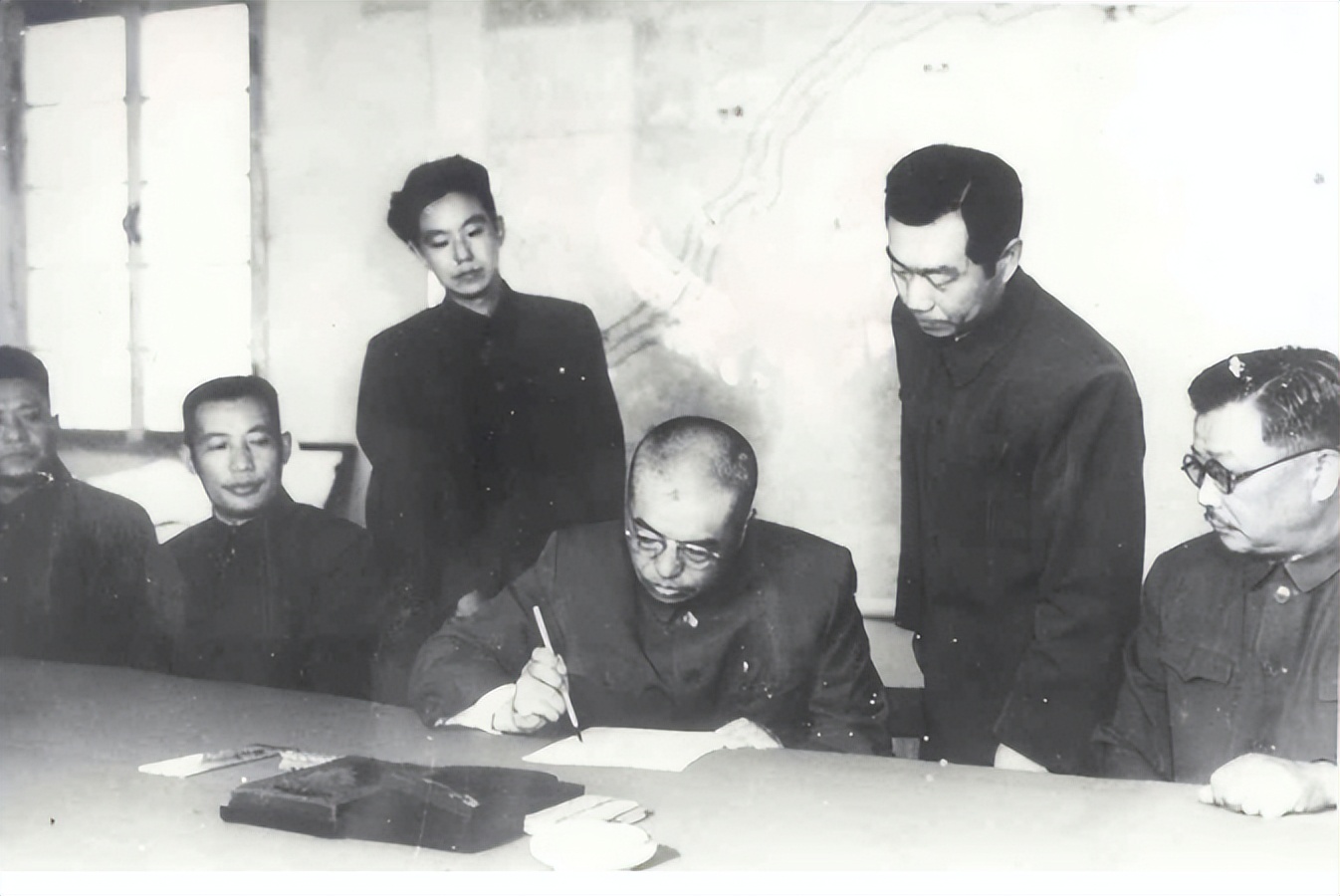 李克农死因成迷，国内外流言不断，儿子说出真相：脑子都成糊状了