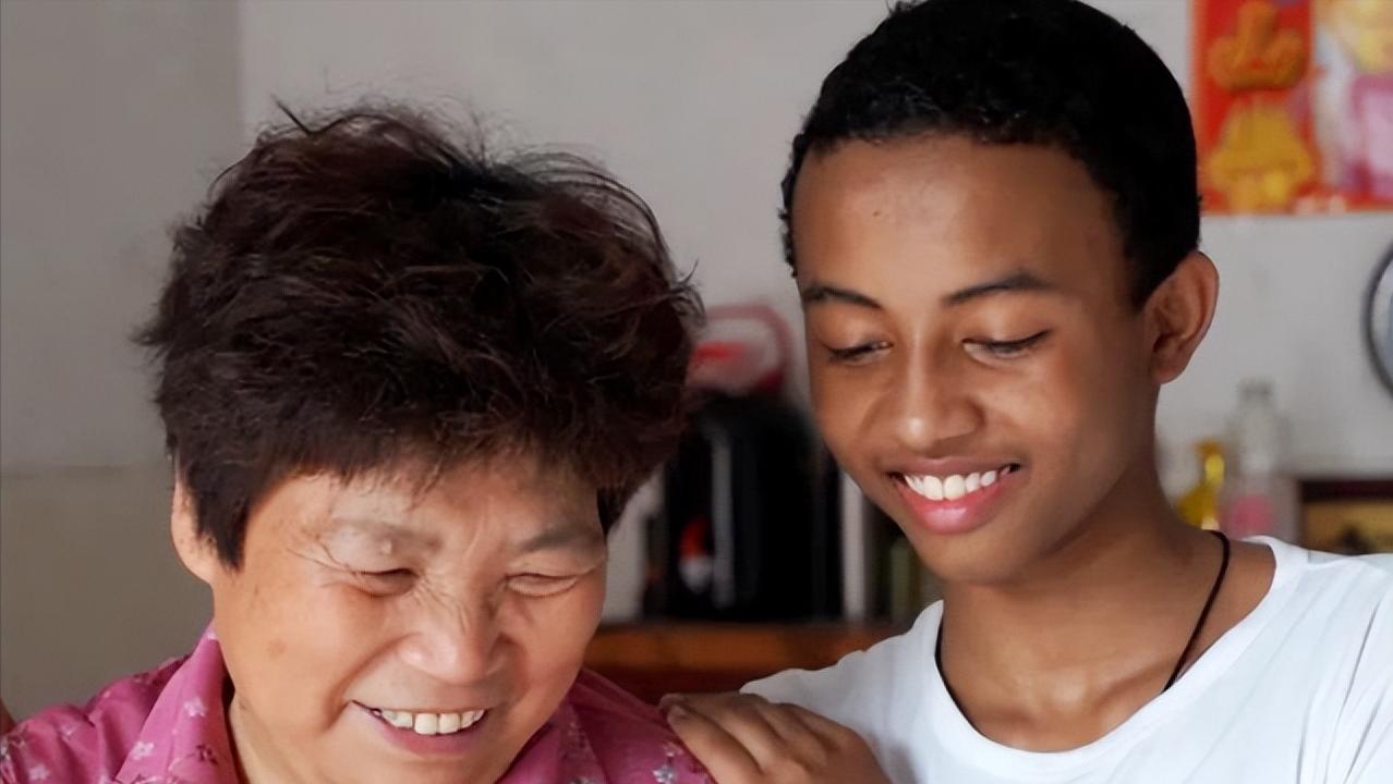 中非混血儿巴比现在怎么样,弃婴巴比现状