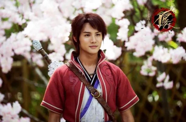 真人版《画江湖之不良人》开播，三版人物对比，新版男主驼背尴尬