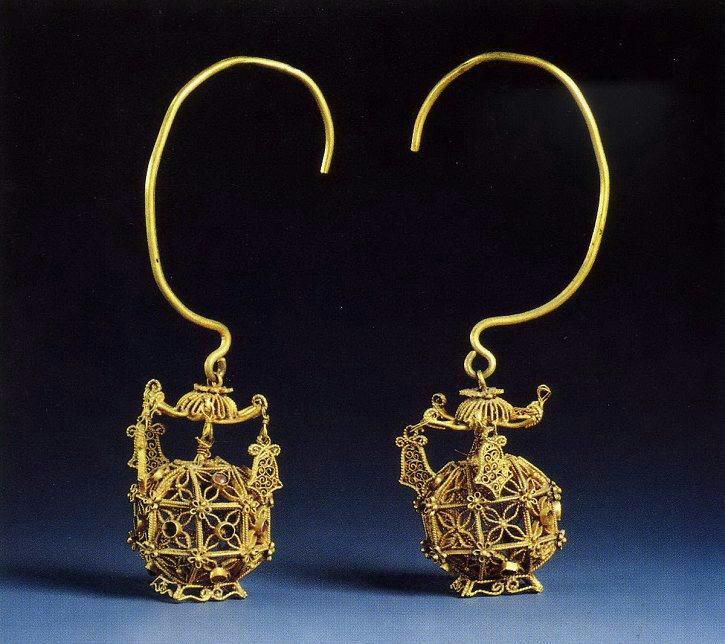 结婚三金一套真一套假,结婚三金没超过一万