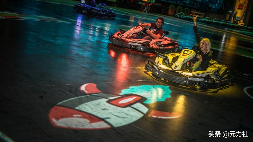 使用高科技屏幕，开启AR卡丁车之旅