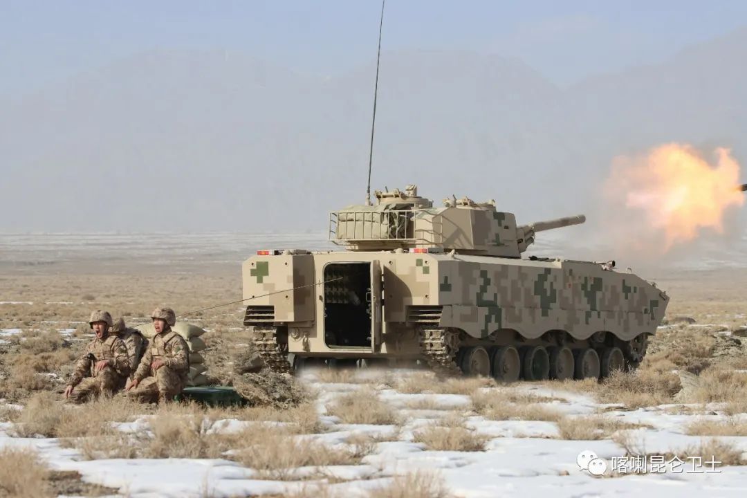 原声感受高原火器实弹射击,新战友的第一次400米障碍