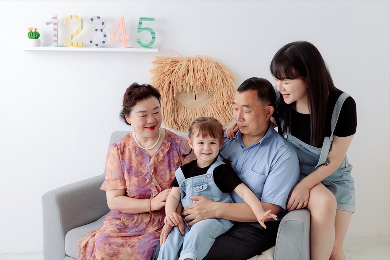 贵州女强人林夏：30岁年入500万，花30万赴泰国“买精”生混血儿