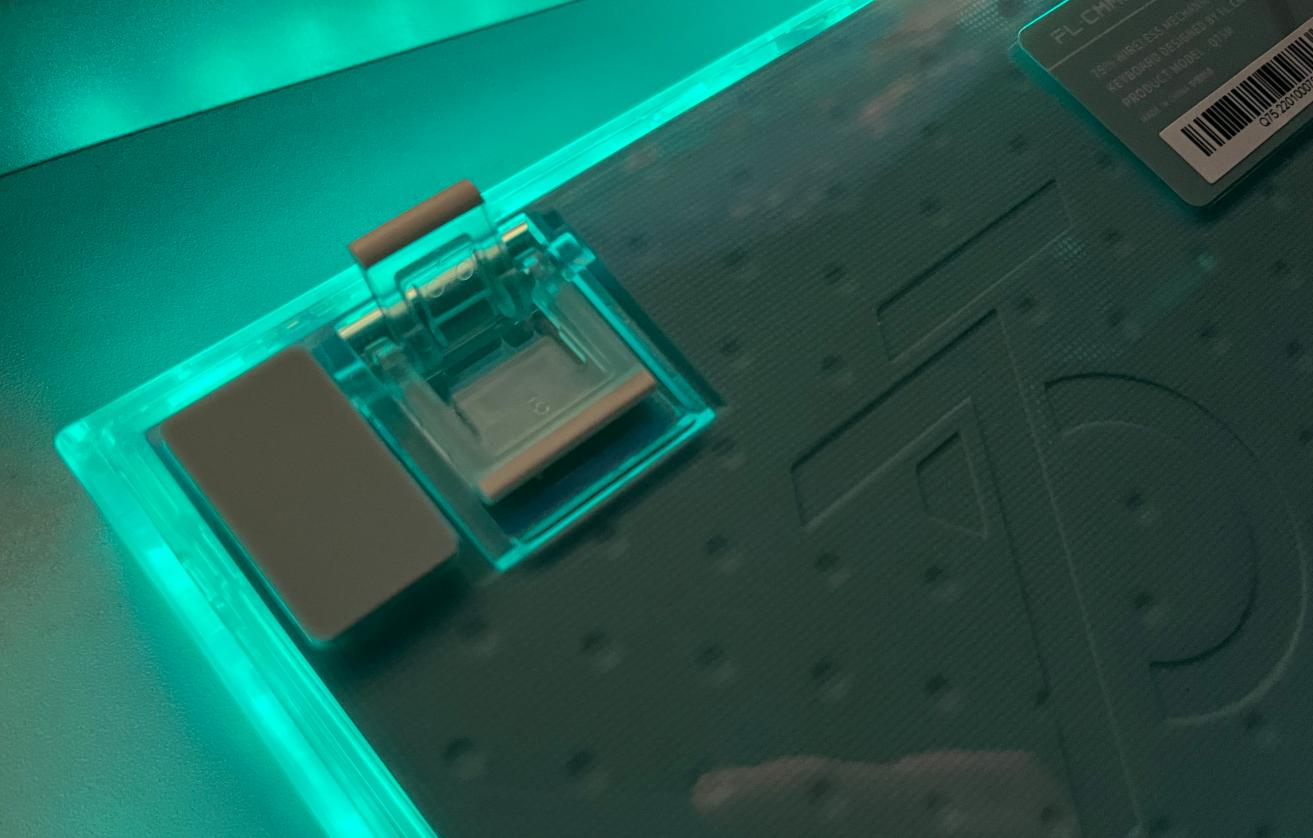 学生党键盘推荐,腹灵q75pro冰峰白开箱