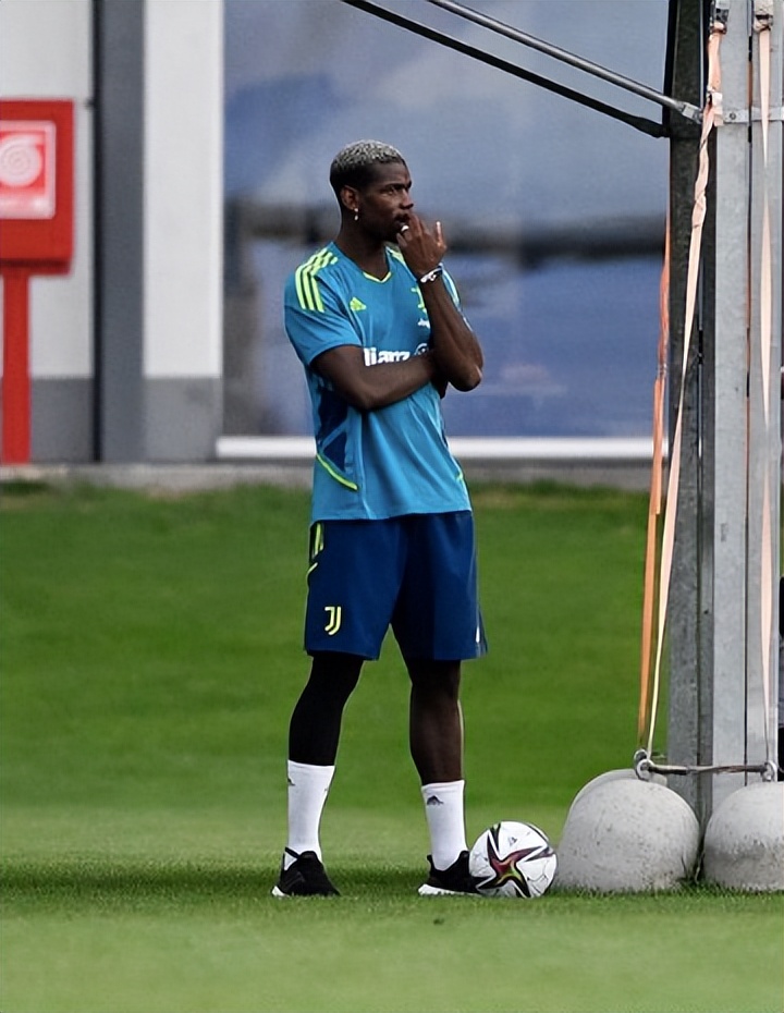 黑人球星控诉遭亲哥和发小密谋绑架，亲哥反口曝他用巫术诅咒对手