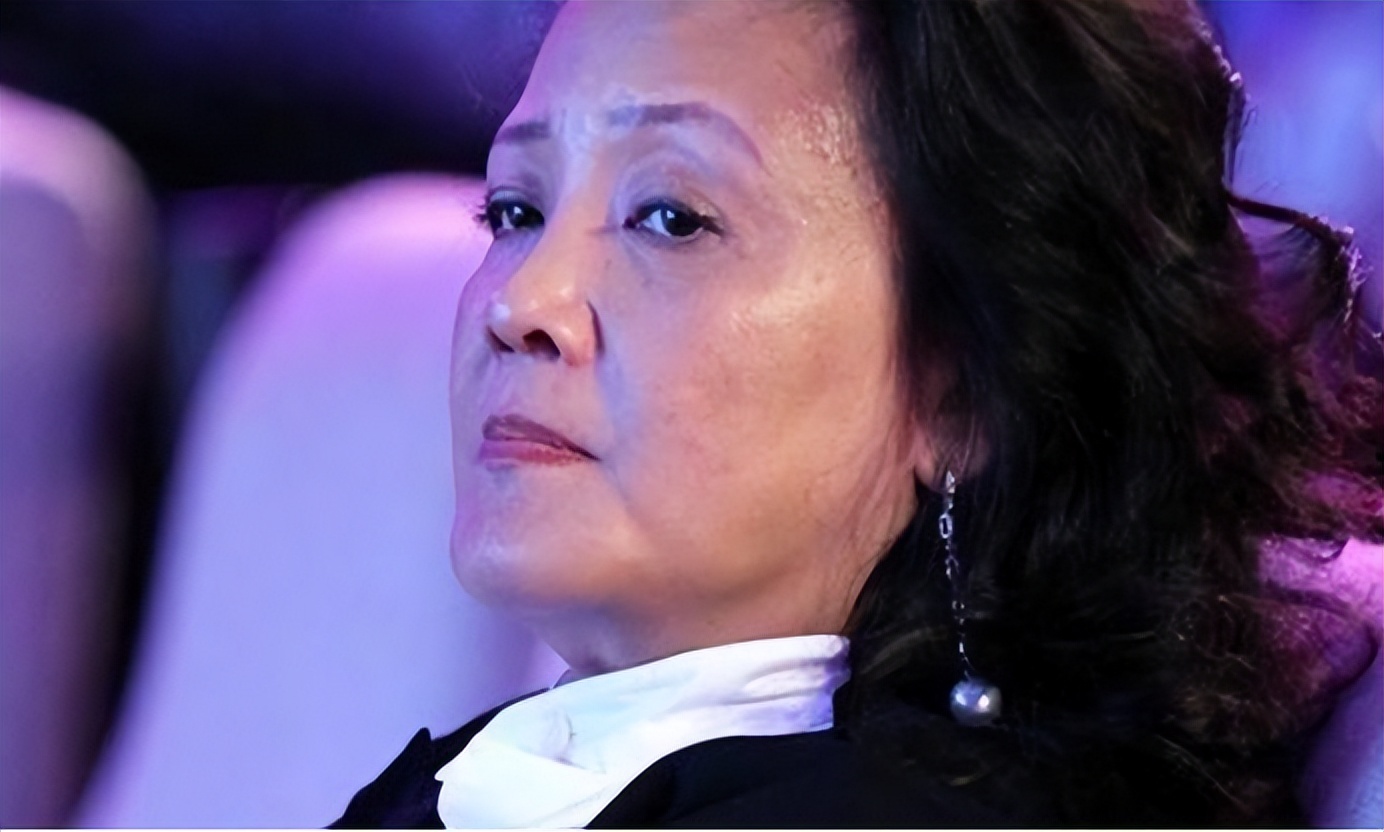 帮汪小菲打赢名画的律师团队,汪小菲给大s剥虾被张雨绮怒怼