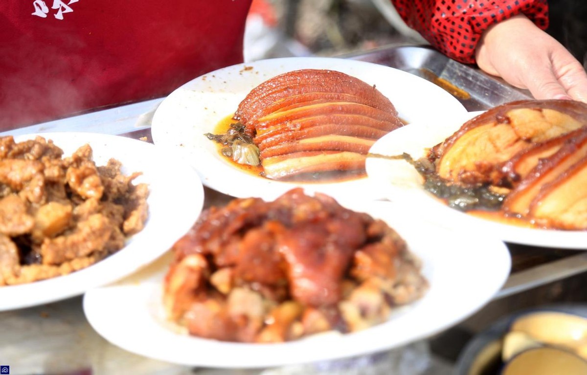 喜宴还得看农村，上海一家去东北赴宴，随礼500，开席直呼：赚了