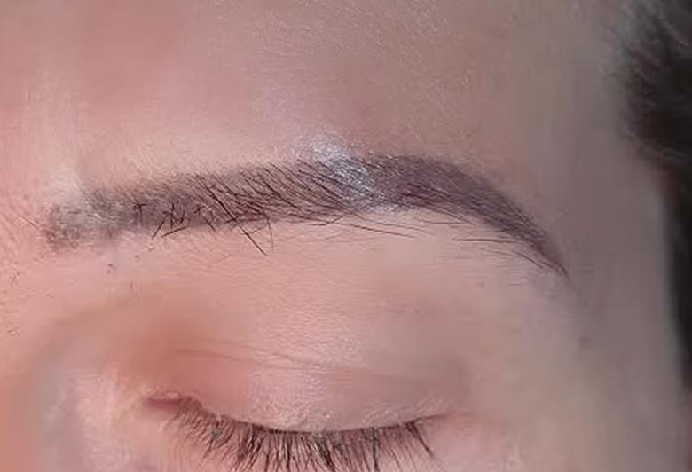 植眉后眉毛要一直修剪,细眉变浓眉最好的方法