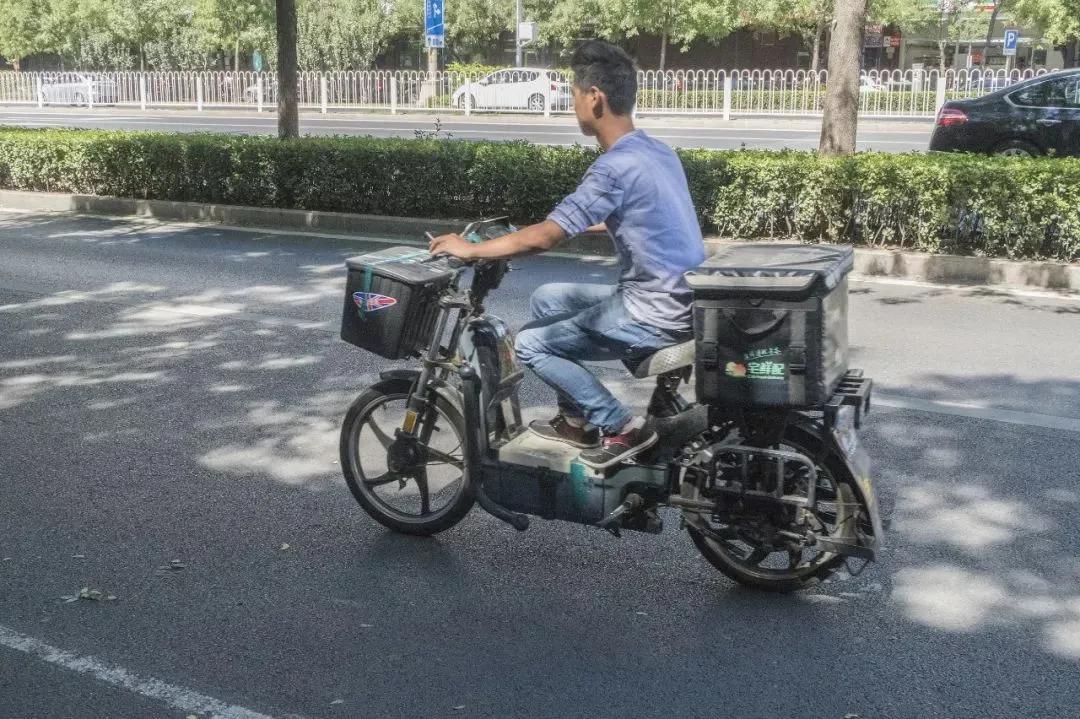 电动车新旧电池怎样才能混用好,电动车新蓄电池首次使用方法