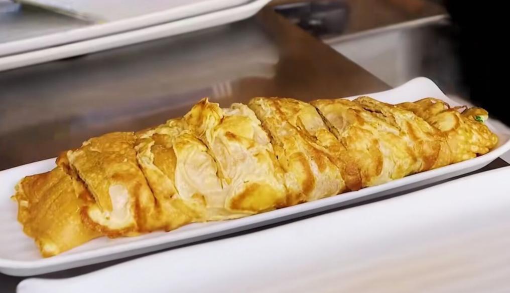 学校门口卖小吃能赚多少钱,学校门口的小吃一年能赚多少