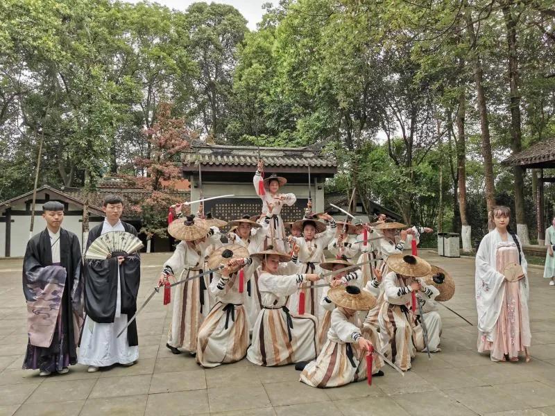 李白的三大思想是什么,李白的思想和性格对其创作的影响