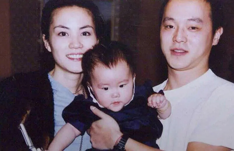 王菲爱过的5个男人,都是“弟弟辈”最小小11岁,她怎能下得了手