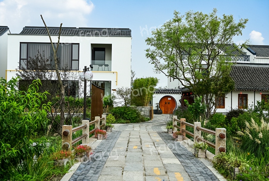 目前lpr利率与固定利率哪个好,lpr利率和固定利率能转换吗