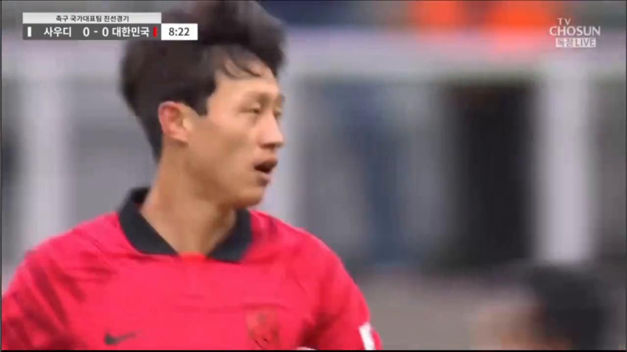 孙兴慜被犯规倒地,孙兴慜禁赛