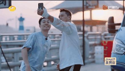 潮语版陈小春,陈小春张智霖大湾区