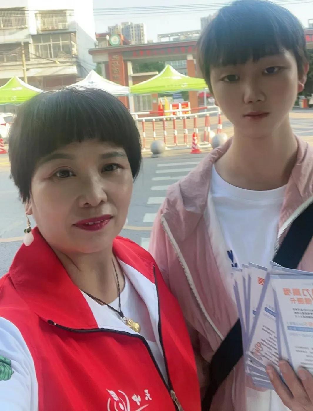 爱心车队为居民保驾护航,天中义工联合会救援队