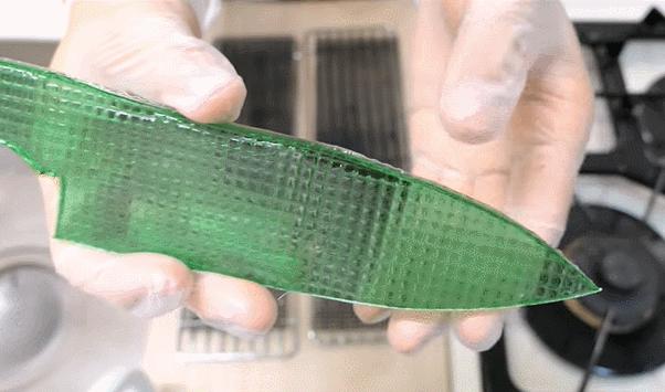 日本小哥用豆腐做刀,日本小哥铸刀全过程视频