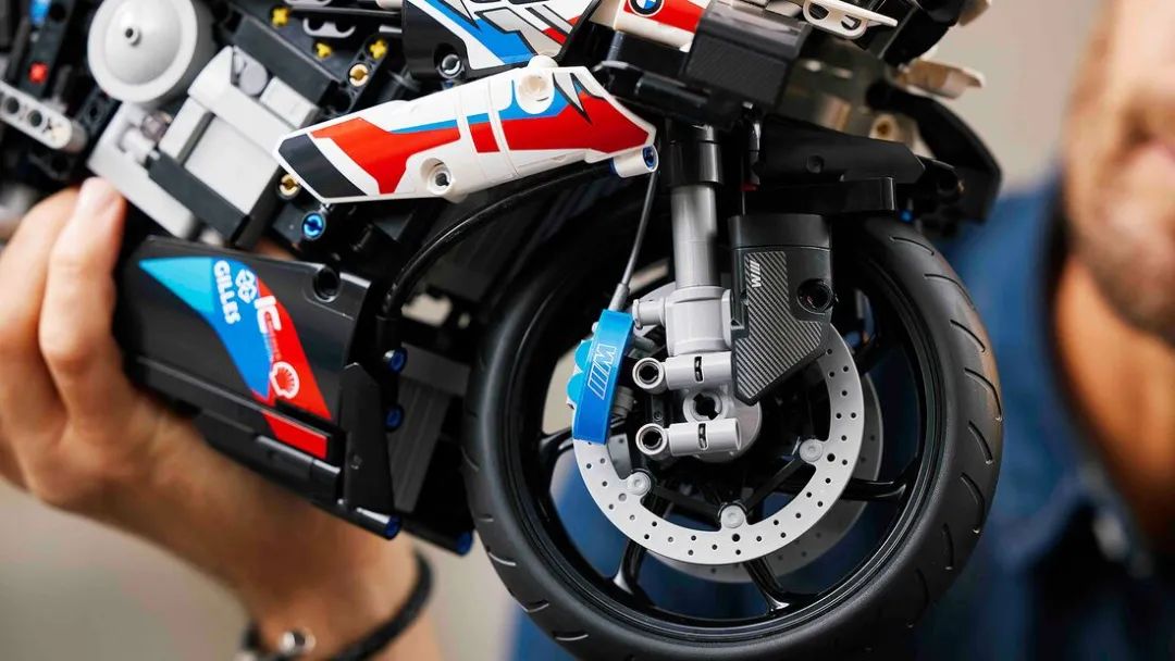 宝马m1000rr为什么那么贵,宝马m1000rr黑武士