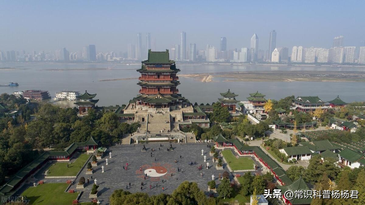 中国古代四大名楼的文学表现,中国古代四大名楼的四首诗