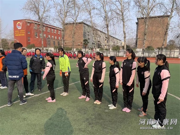 开封市五一路第二小学足球队比赛,开封市2017年校园足球比赛