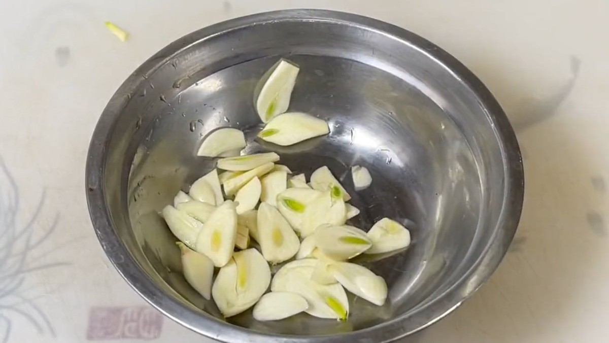 9种食物专治口臭,口气重口臭便秘怎么调理