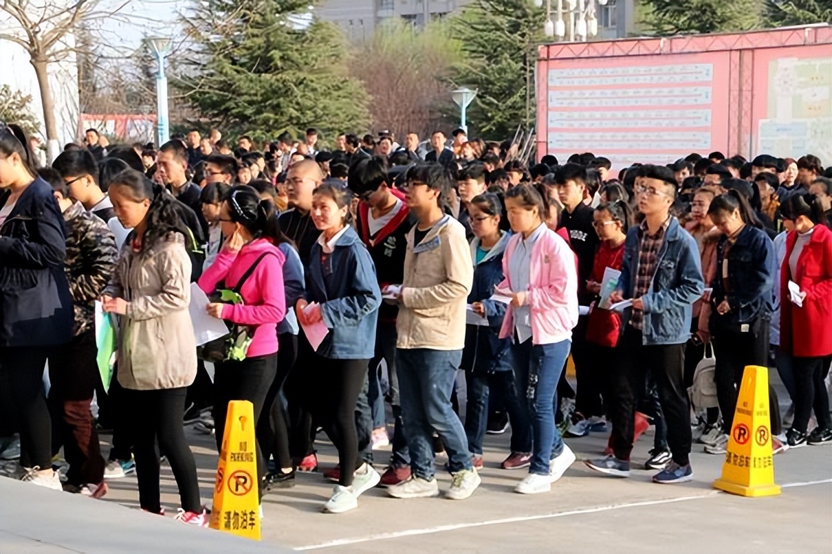 来自塔里木《塔河文苑》诗歌:北方南方冬天之猜想