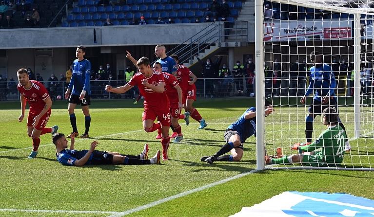 德乙一队惊现三位日本球员首发，一人是德国混血，一人是日本国脚