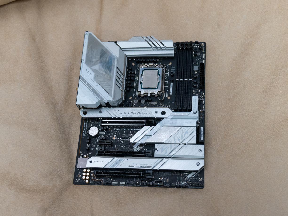 7800MHz动动手指就搞定了，人人都可以会的宏碁掠夺者D5超频教程