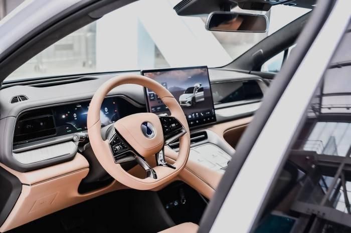 腾势汽车n7选哪款车型更适合家用,豪华大五座家用suv首选腾势n7