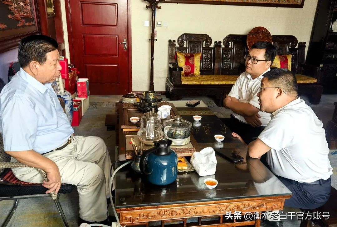 衡水老白干名酒进名校,衡水老白干酿酒集团参观