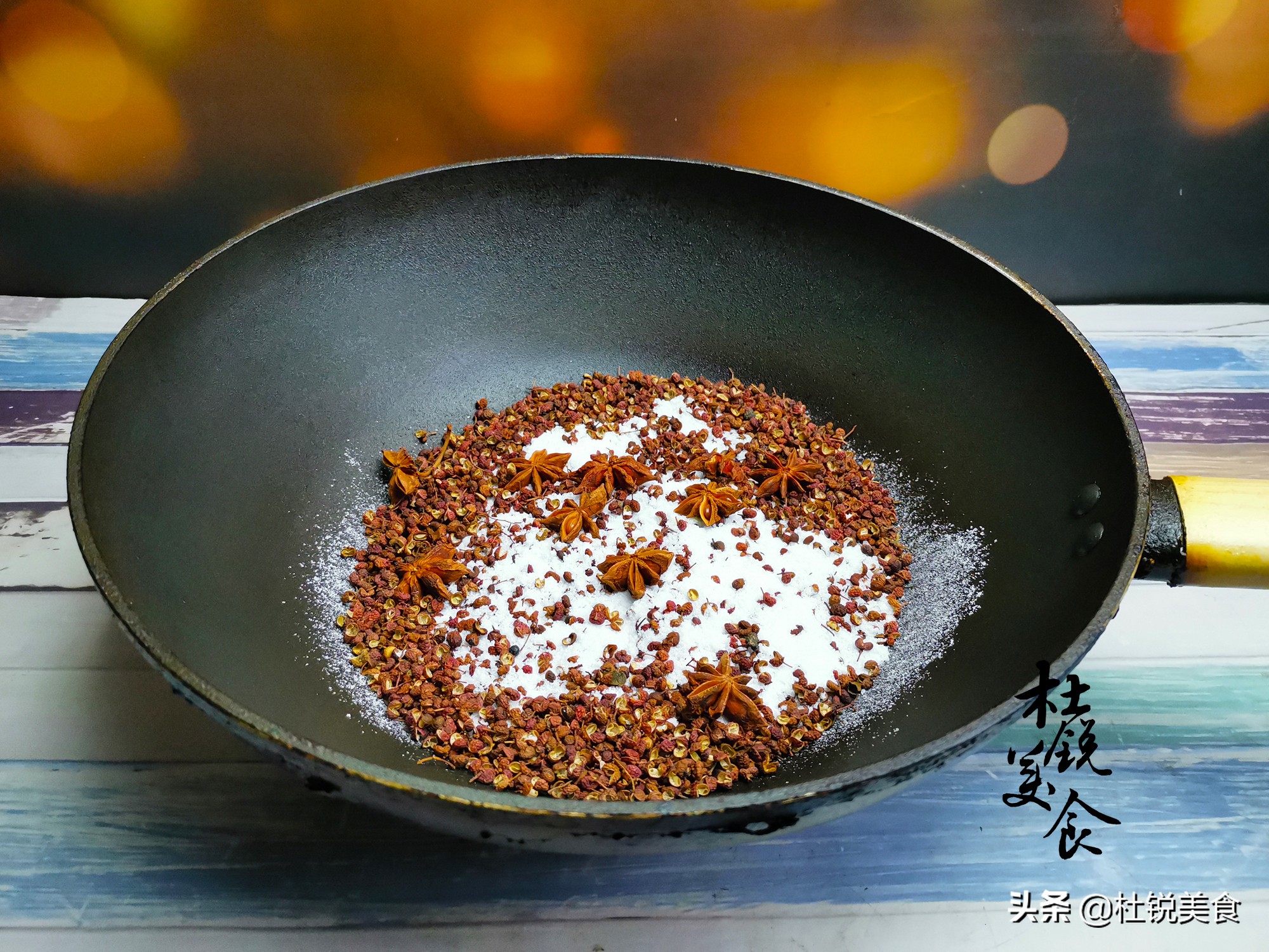 在家做风干鸡，只加盐可不行，多加4料更鲜香，过年下酒就靠它