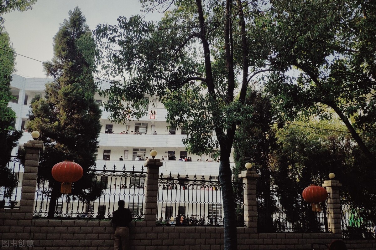 当小学老师到底有多幸福,好的小学老师是怎么样的