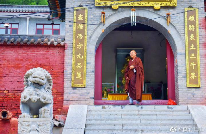 佛教四大名山五台山,五台山自然风景最好的寺院
