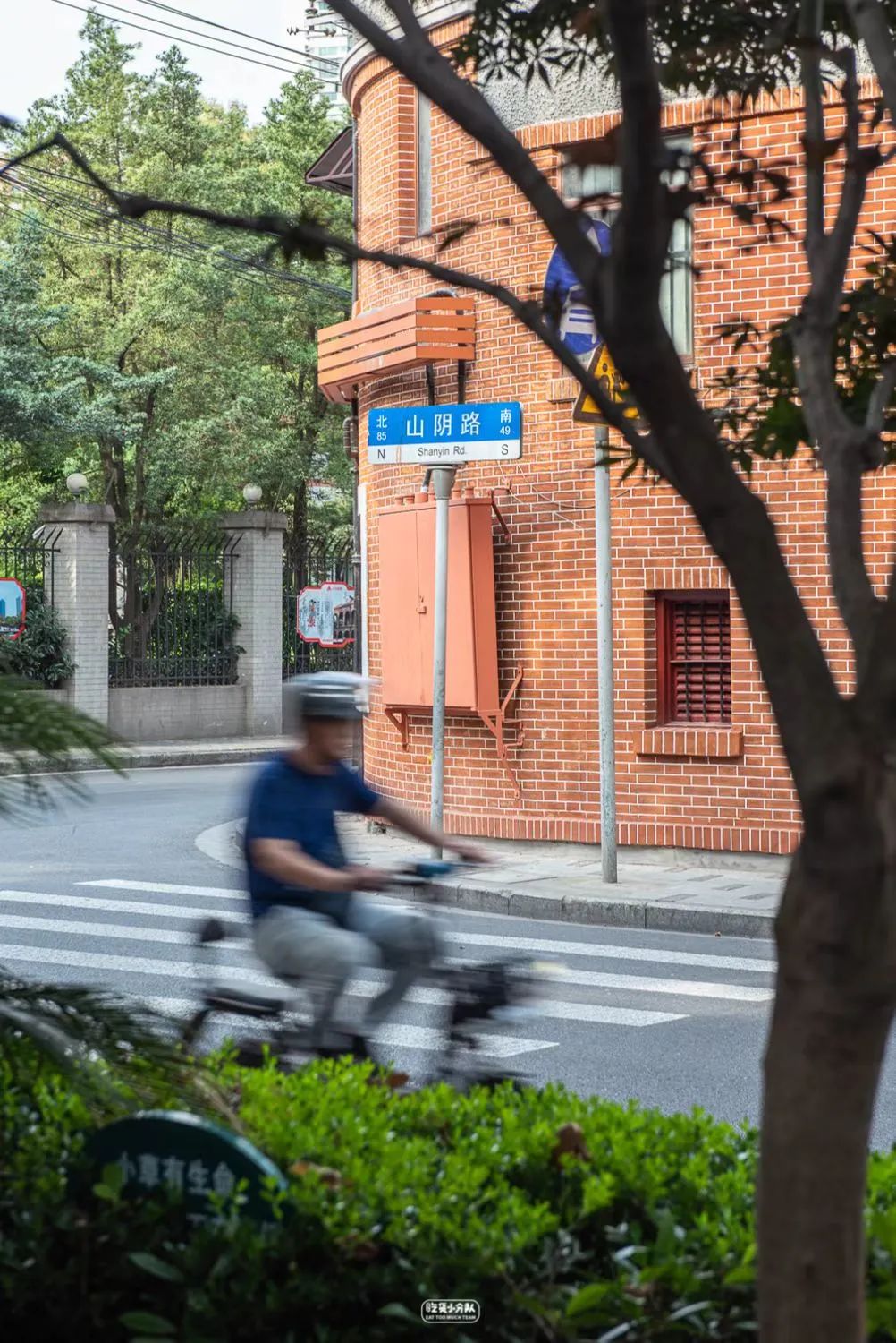 上海最好吃最便宜的火锅在哪里,上海最好吃的小吃在哪几条路上