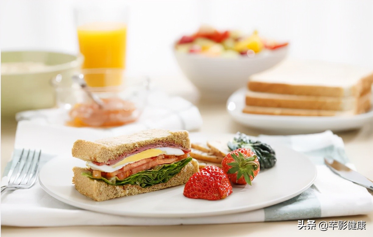 早晨空腹减肥的最快方法,早睡早起是减肥的最好办法