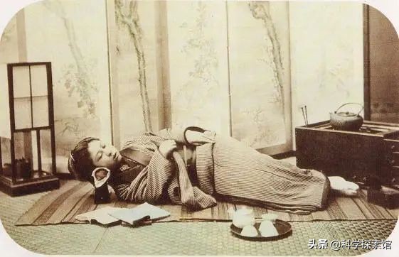 古人的枕头又高又硬,古代人枕头那么高不会颈椎病吗