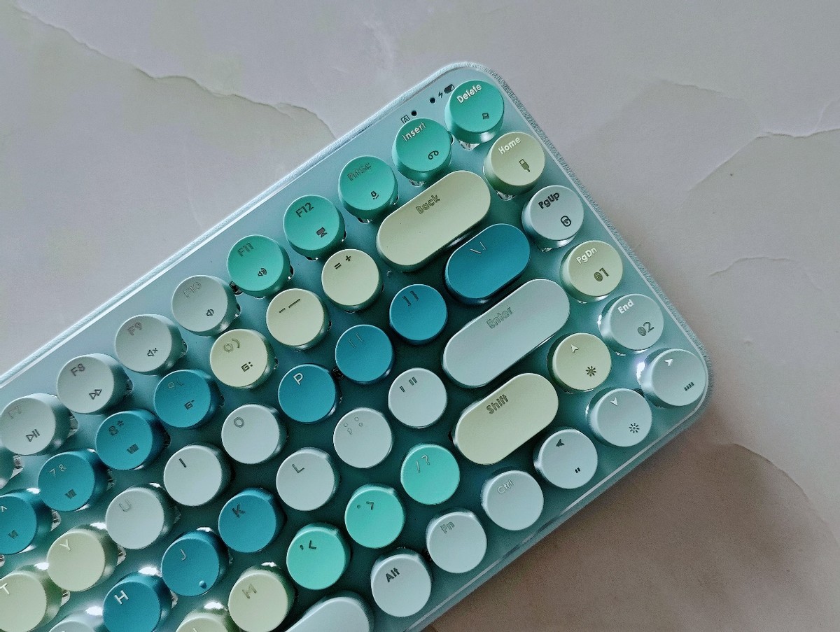 黑爵复古青轴键盘测评,青轴键盘和黑爵键盘哪个好