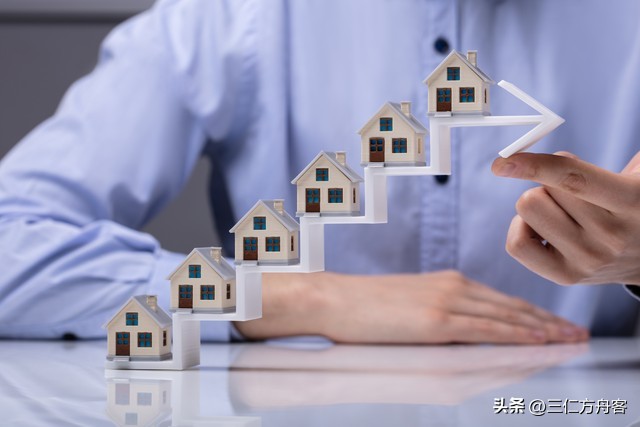 大潮退去方知谁在裸泳是什么意思,只有当大潮退去才会知道谁在裸泳