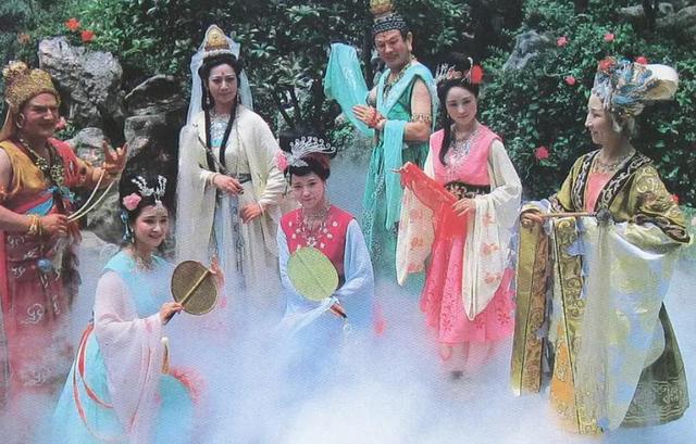 仙女打扮得像村花，古偶发型千篇一律，造型师真是毁剧不倦