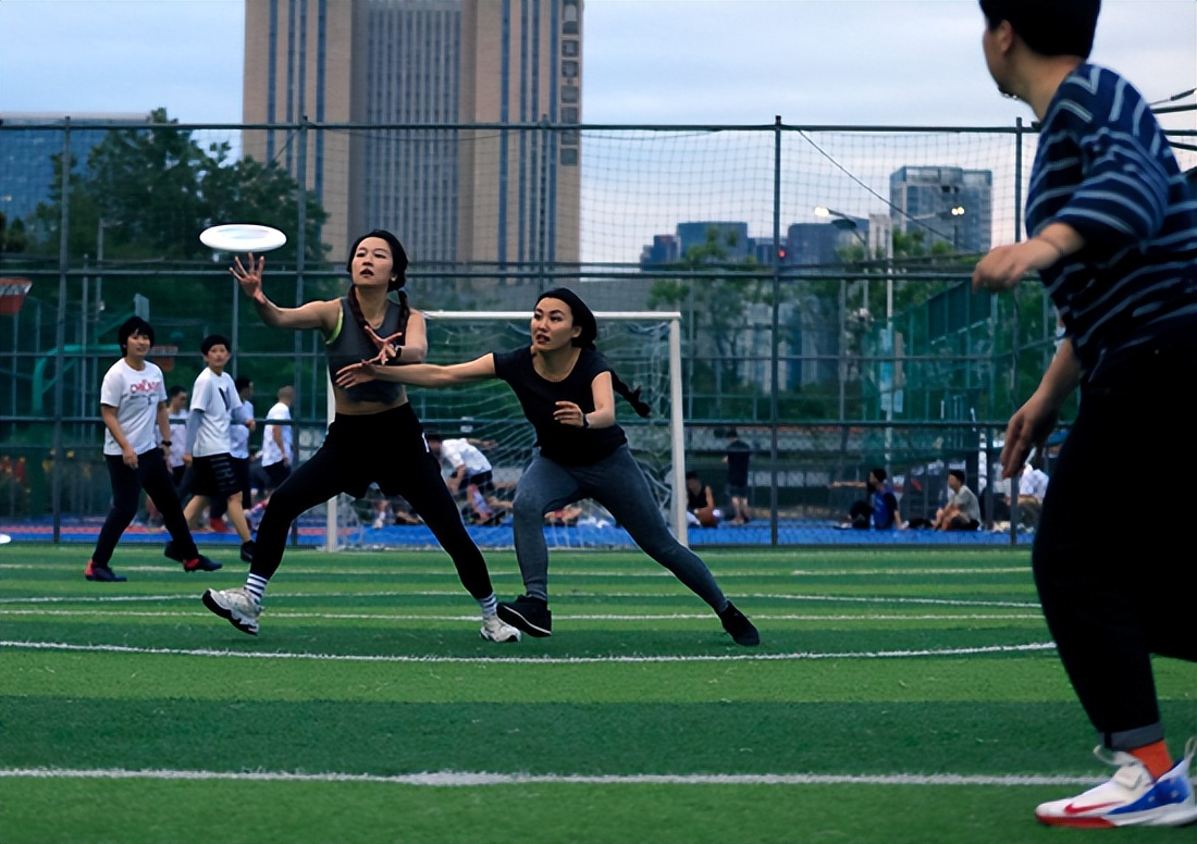 靠卖萌,年赚6亿!这个“大玩具”,掏空*男猛**钱包