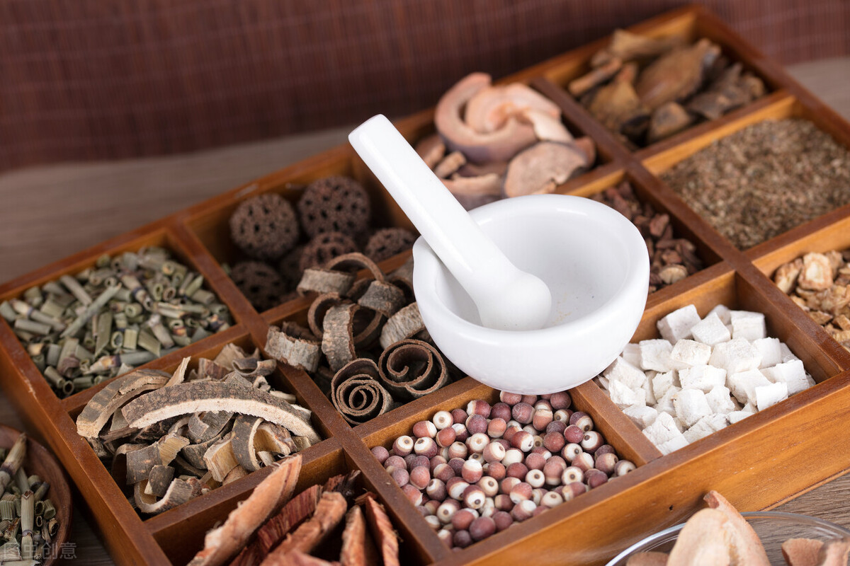 肝郁脾虚引起湿热下注的表现,湿热下注宗筋失养中成药