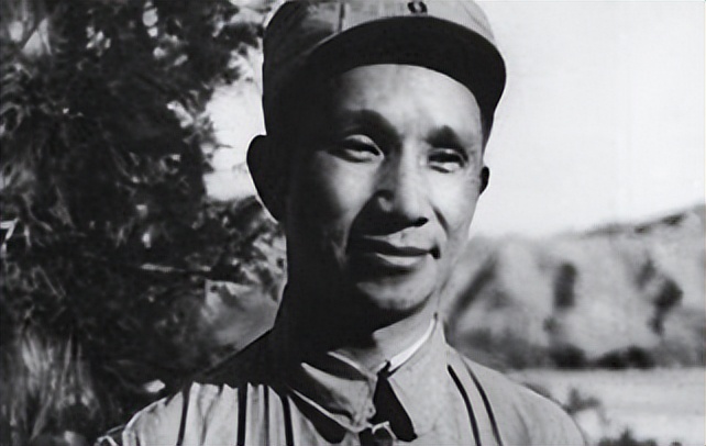 山东97岁老人手握双枪,山东97岁老人手持双枪