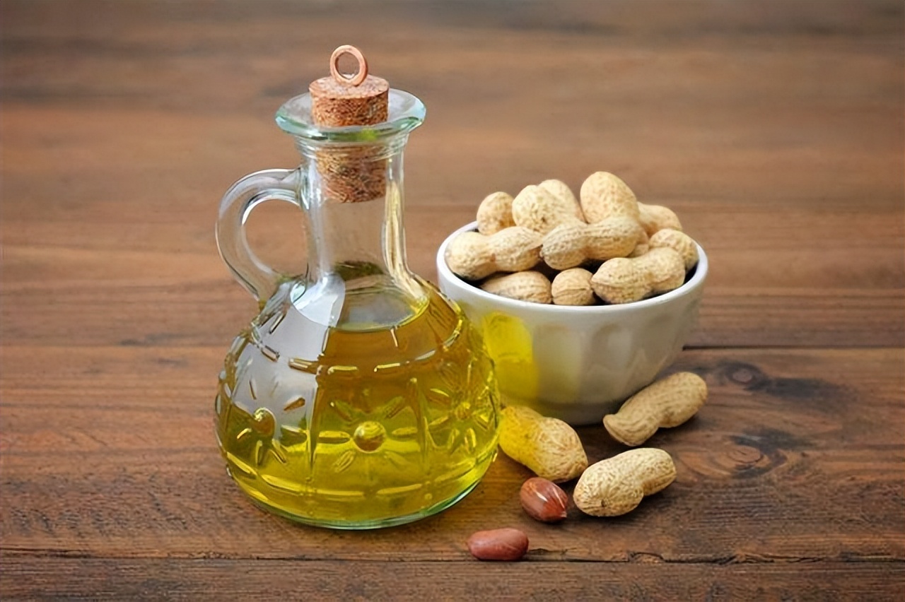 花生油菜籽油豆油吃哪种油好,花生油玉米油菜籽油哪个健康