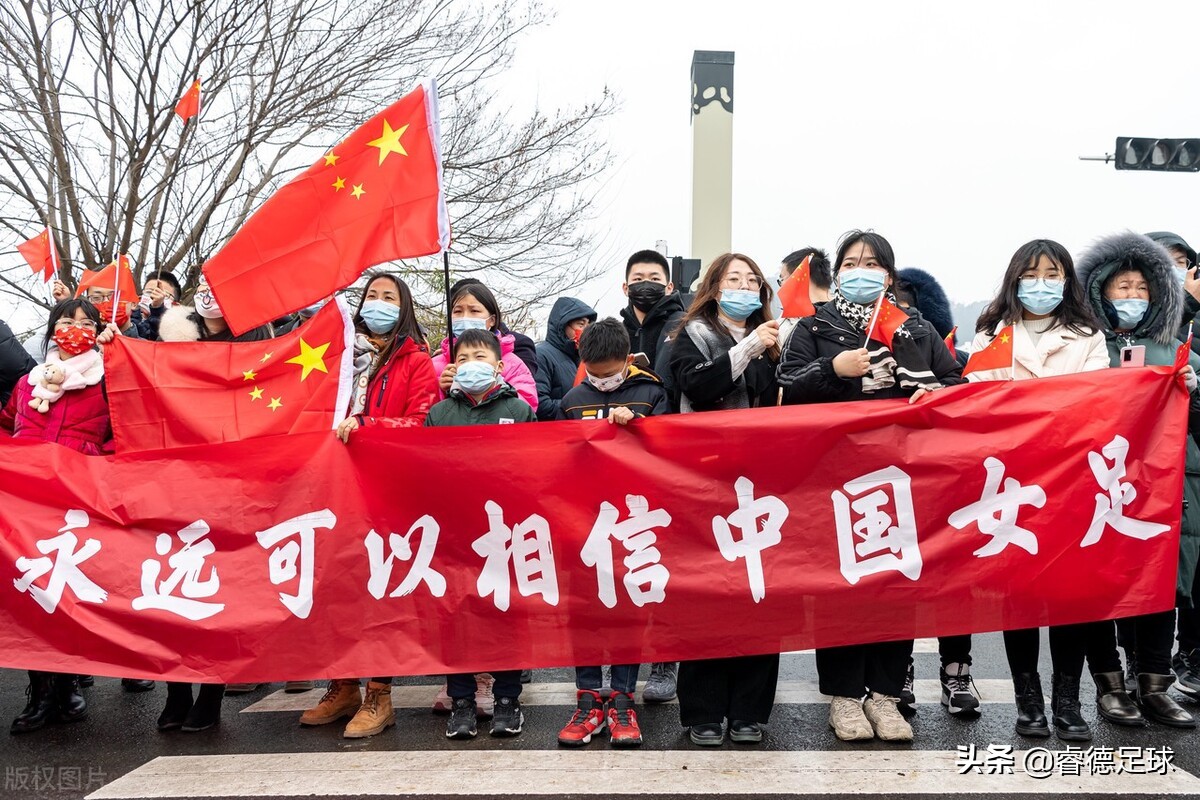 女足队长王珊珊是小学体育老师吗,足球王珊珊个人简介
