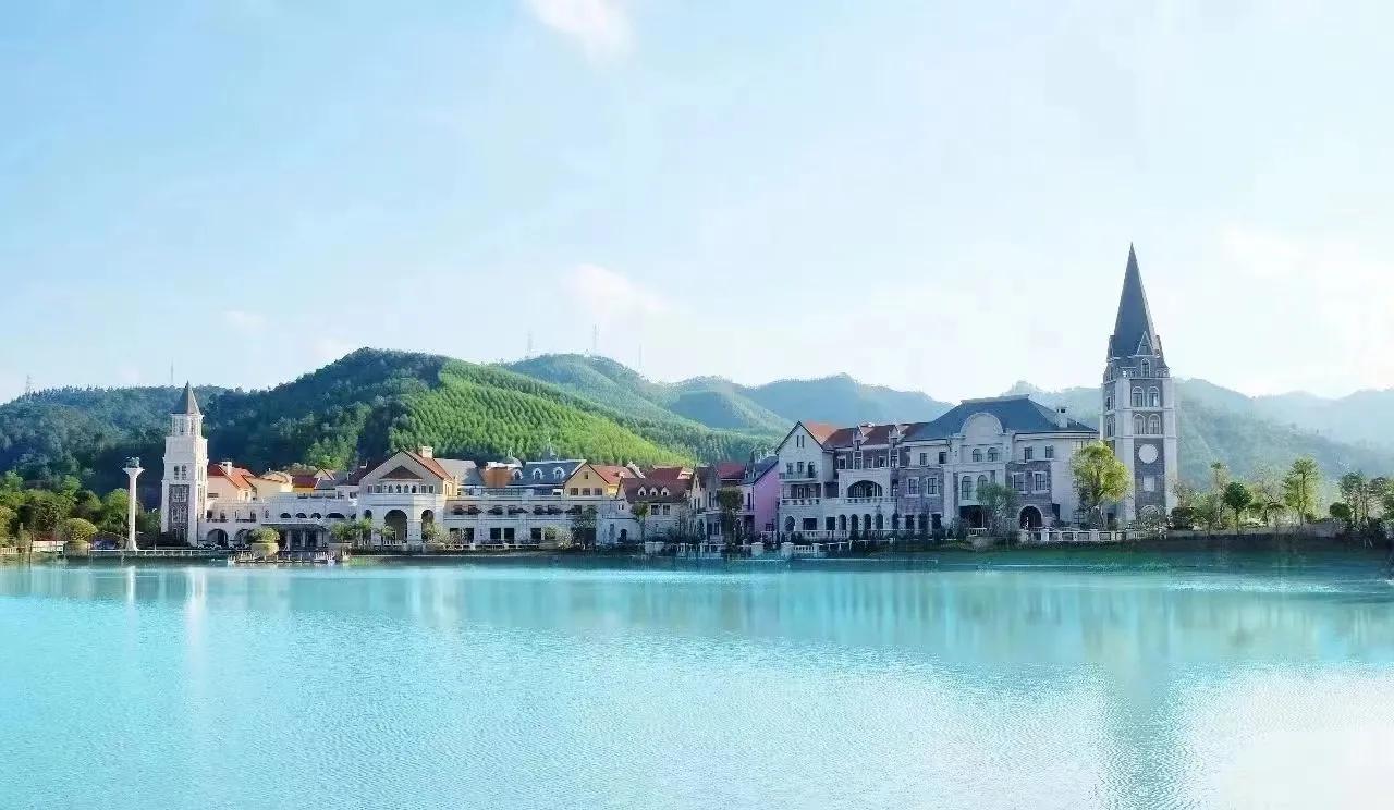 佛山美的鹭湖精装别墅160平双拼,佛山美的鹭湖精装